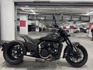 二手香帅金刚狼800S