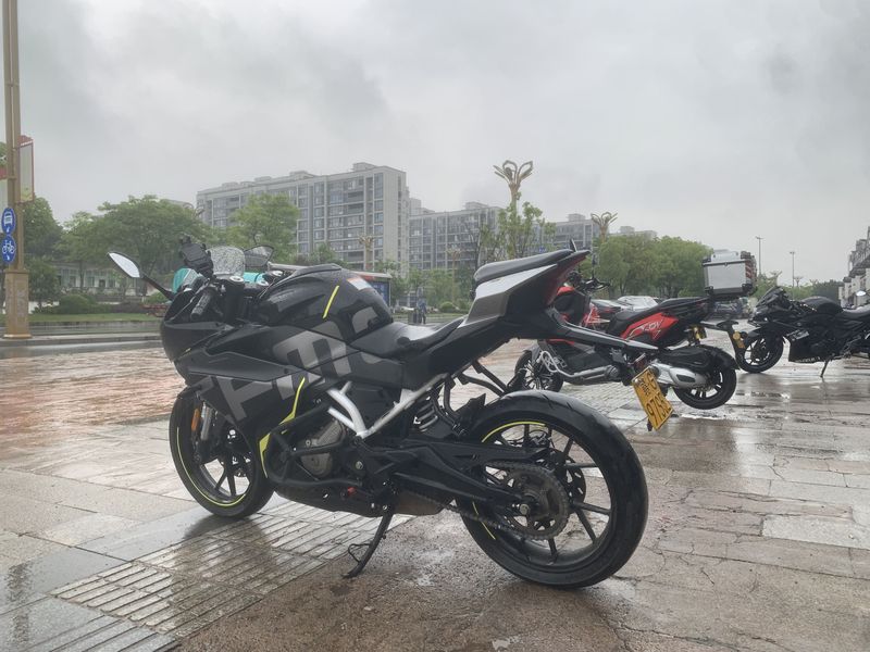二手春风250SR