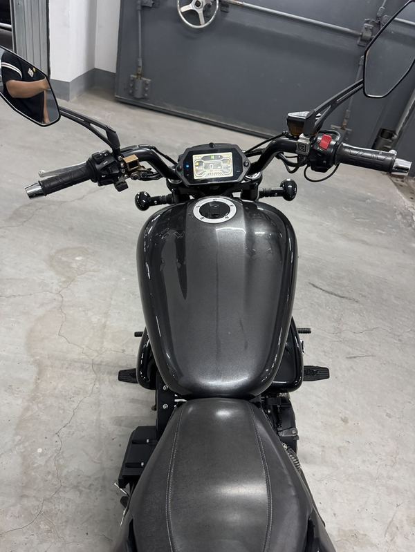 二手香帅金刚狼800S