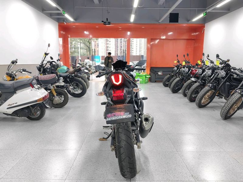 二手豪爵铃木GSX250R