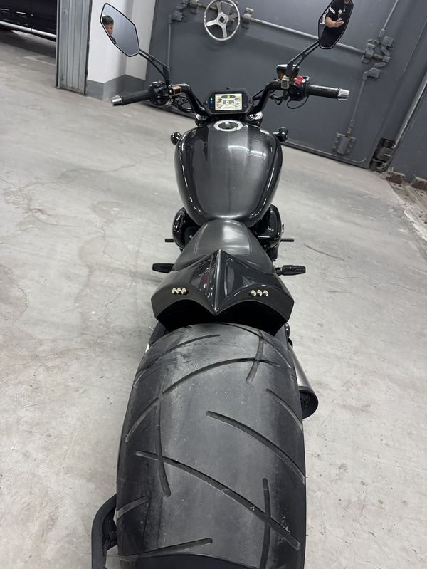 二手香帅金刚狼800S