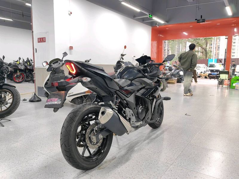 二手豪爵铃木GSX250R