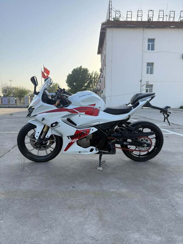 二手QJMOTOR赛250