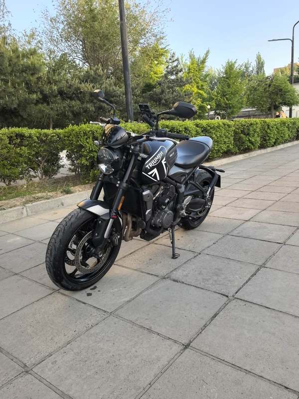 二手凯旋Trident 660
