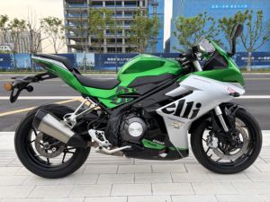 二手贝纳利龙卷风 Tornado 252R