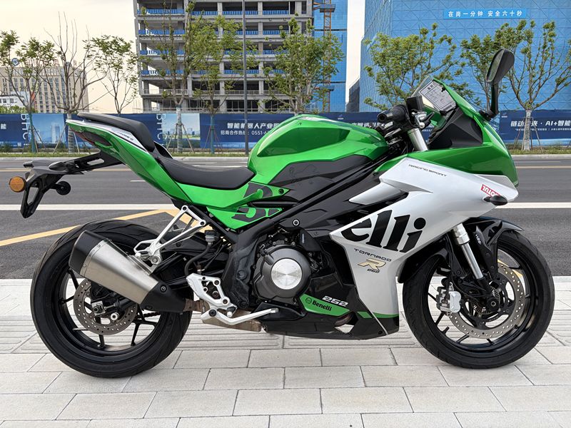 二手贝纳利龙卷风 Tornado 252R