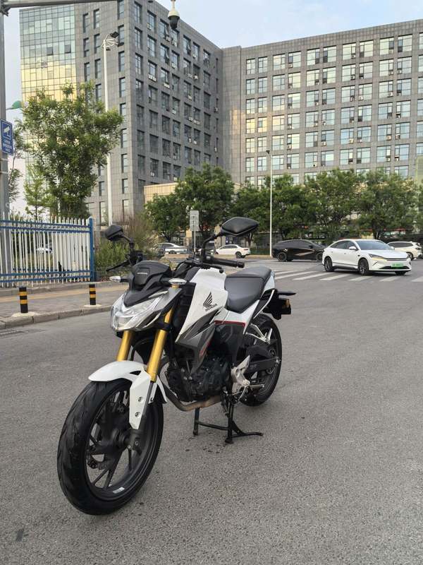 二手五羊本田CB190R 暴锋眼
