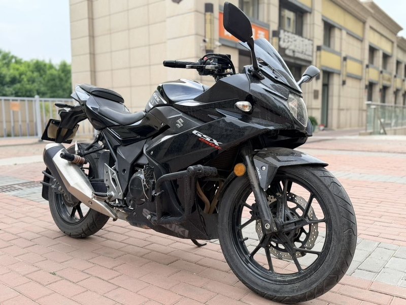 二手豪爵铃木GSX250R