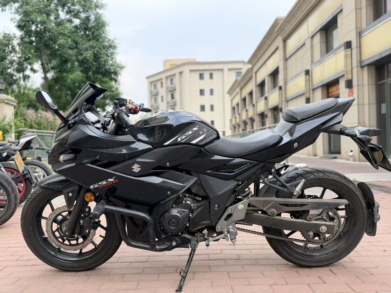二手豪爵铃木GSX250R
