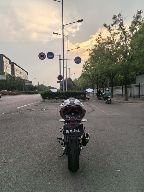 二手五羊本田CB190R 暴锋眼