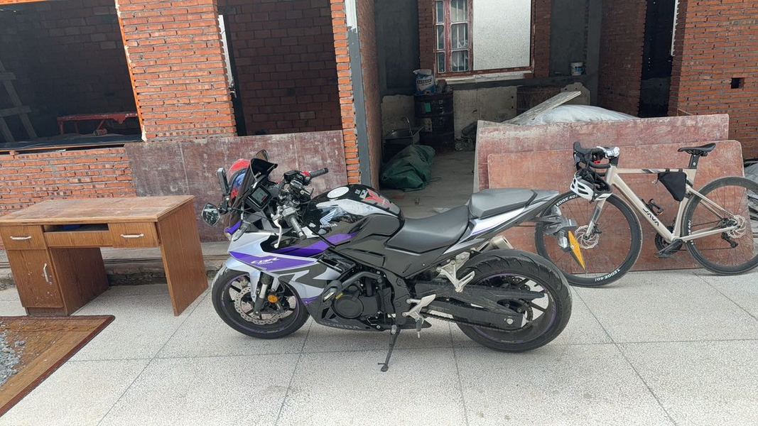 二手本田CBR400R