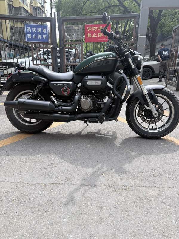 二手QJMOTOR闪300