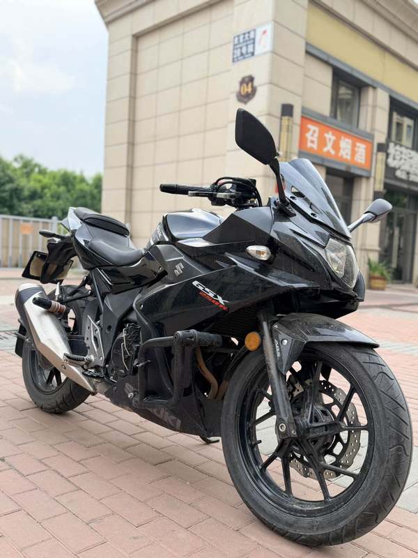 二手豪爵铃木GSX250R