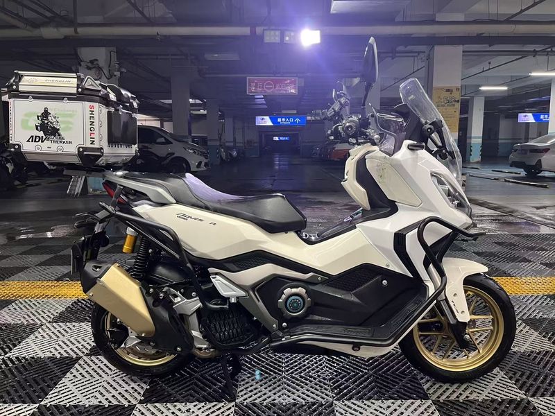 二手布雷斯通极宙 ADV150