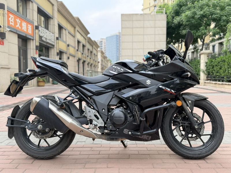 二手豪爵铃木GSX250R