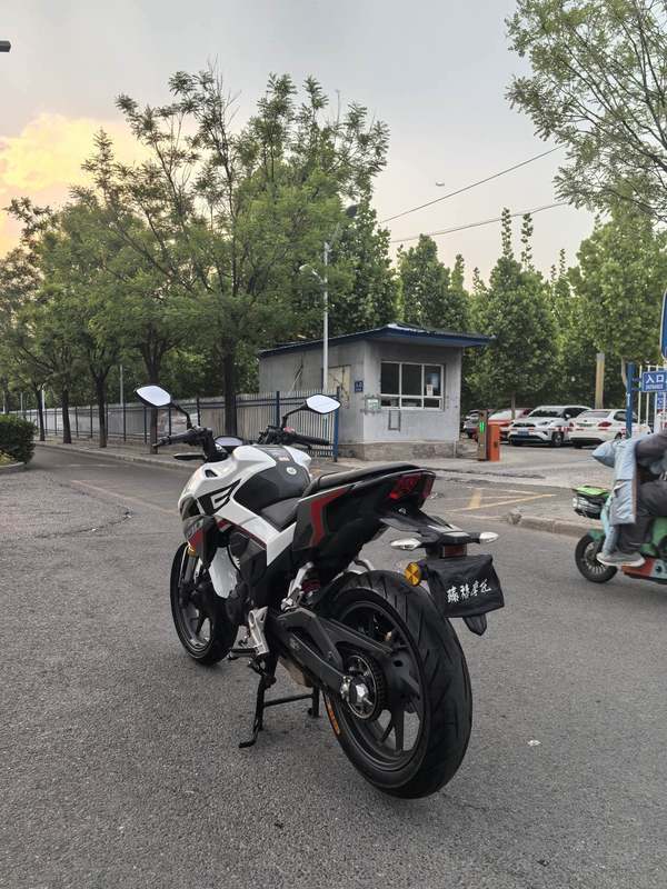 二手五羊本田CB190R 暴锋眼