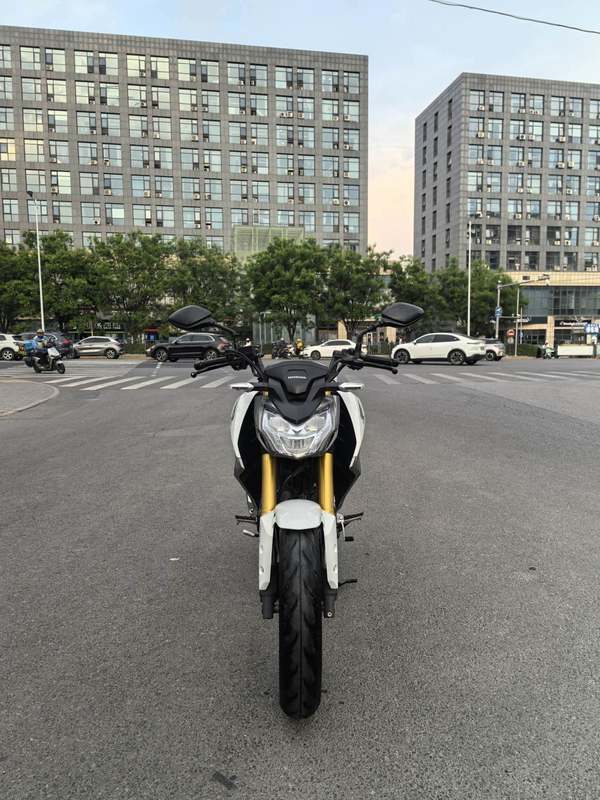 二手五羊本田CB190R 暴锋眼