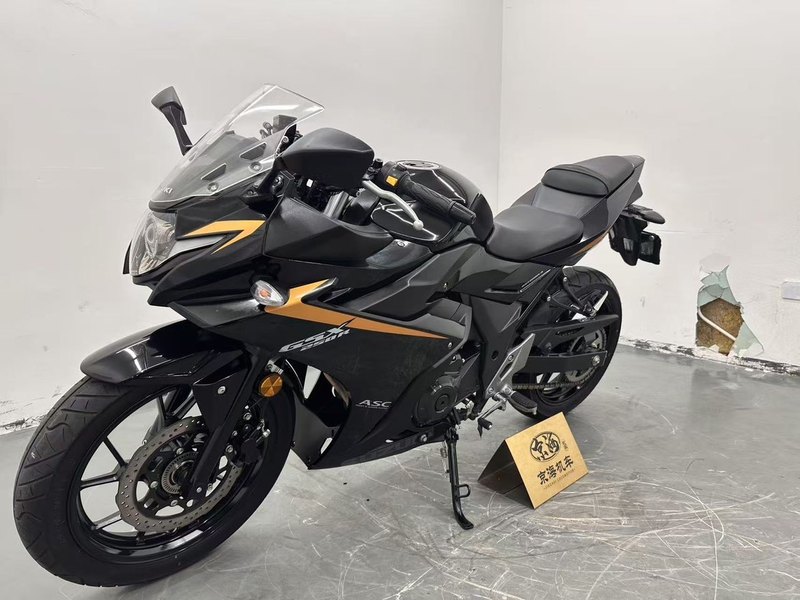 二手豪爵铃木GSX250R