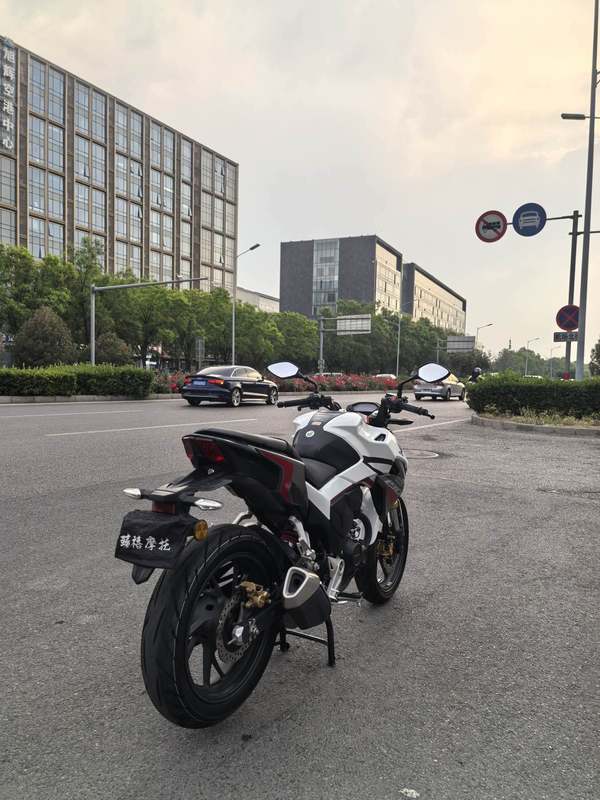 二手五羊本田CB190R 暴锋眼