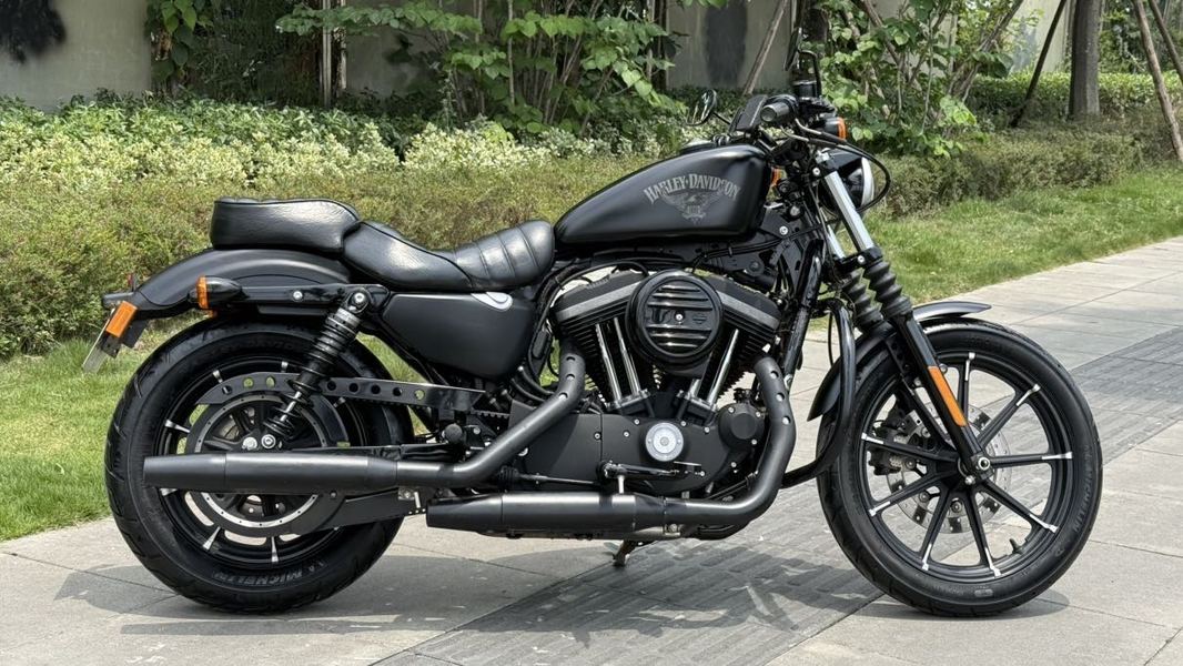 二手哈雷戴维森Iron883 硬汉