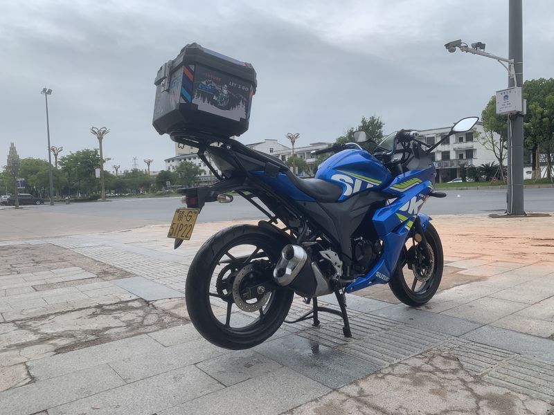 二手济南铃木极客飒 Gixxer 155