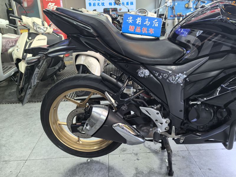 二手济南铃木极客飒 Gixxer 155