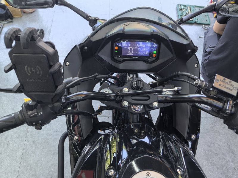 二手济南铃木极客飒 Gixxer 155
