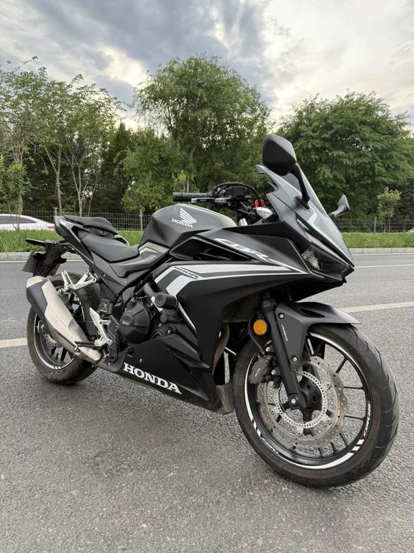 二手本田CBR400R