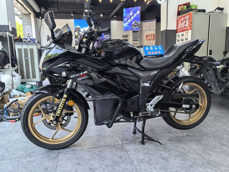 二手济南铃木极客飒 Gixxer 155