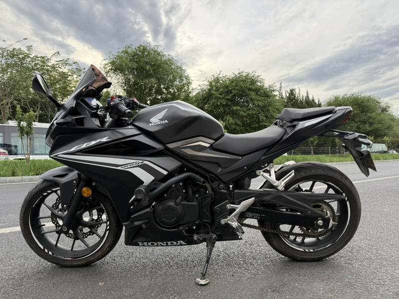 二手本田CBR400R