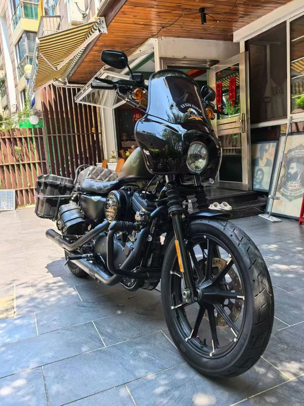 二手哈雷戴维森Iron883 硬汉