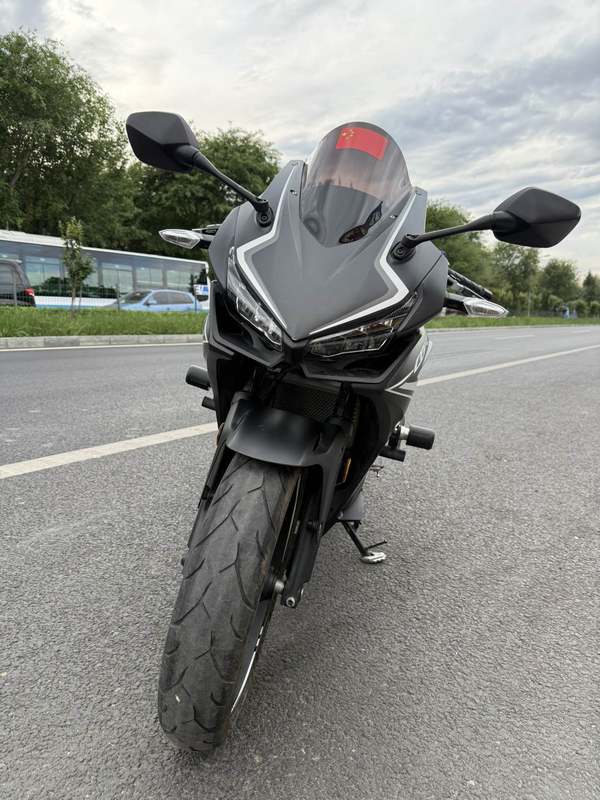 二手本田CBR400R