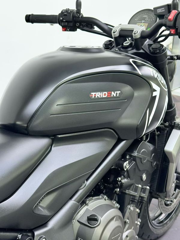二手凯旋Trident 660