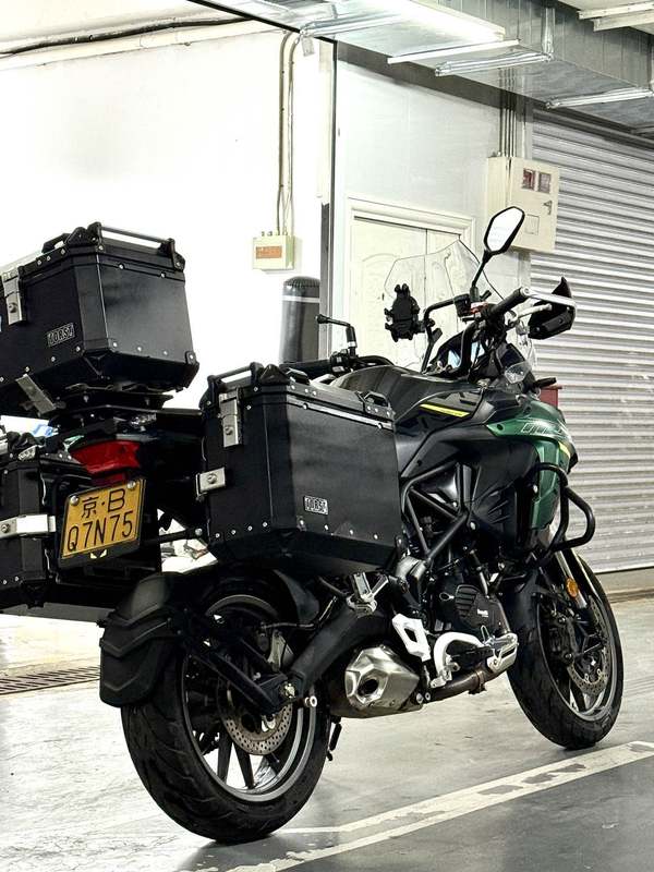 二手贝纳利金鹏 TRK502