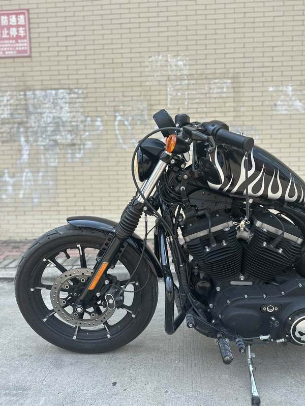 二手哈雷戴维森Iron883 硬汉
