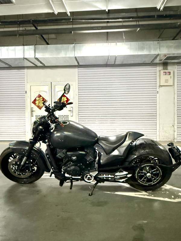 二手香帅金刚狼800S