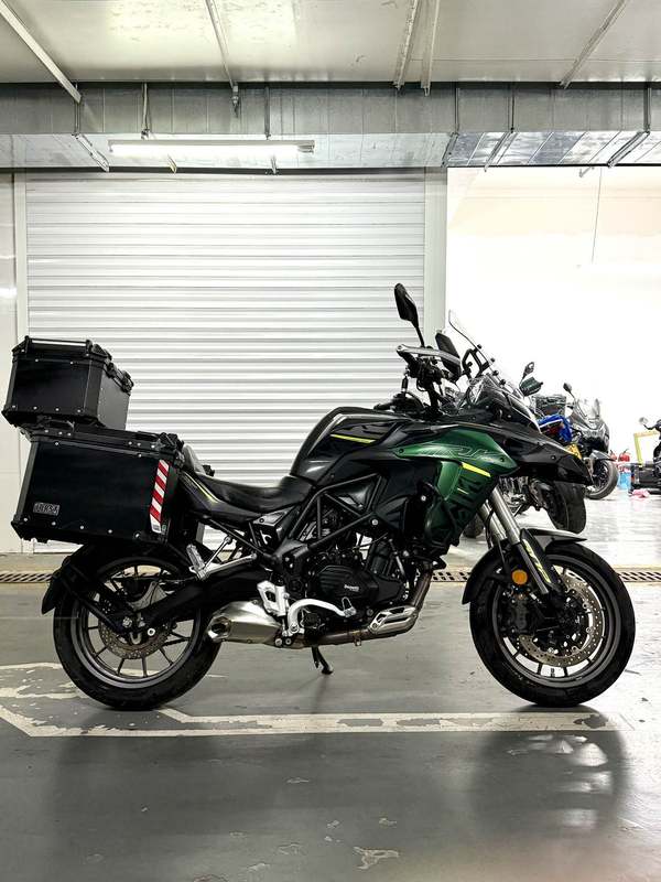 二手贝纳利金鹏 TRK502