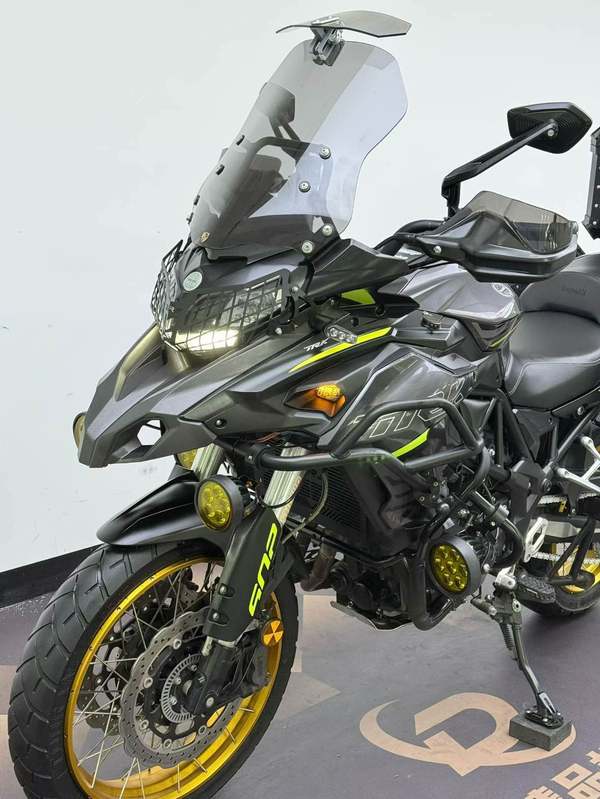 二手贝纳利金鹏 TRK502