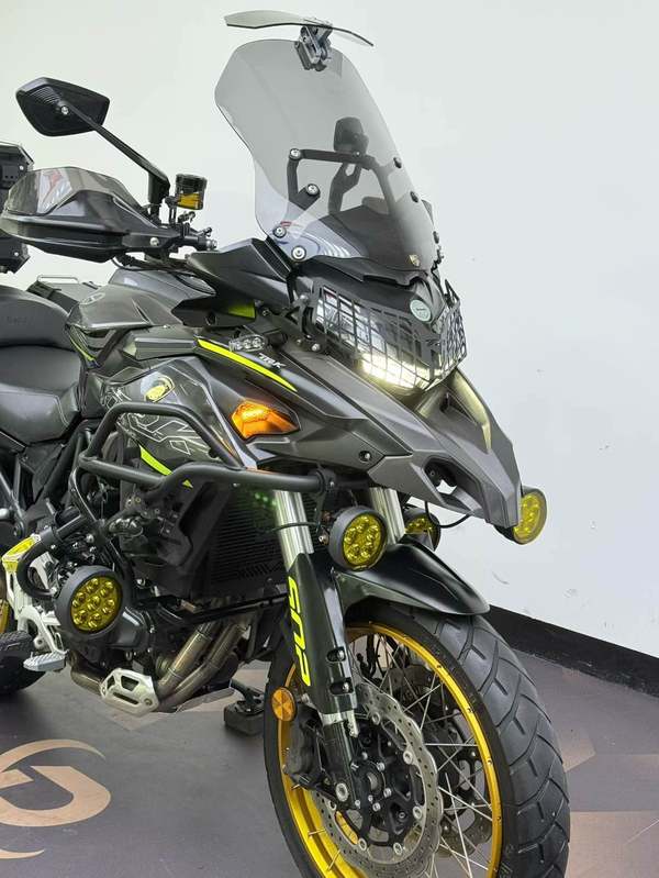 二手贝纳利金鹏 TRK502