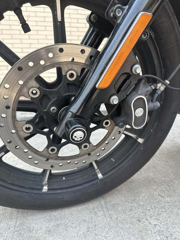 二手哈雷戴维森Iron883 硬汉