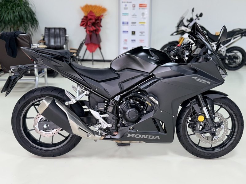 二手本田CBR400R