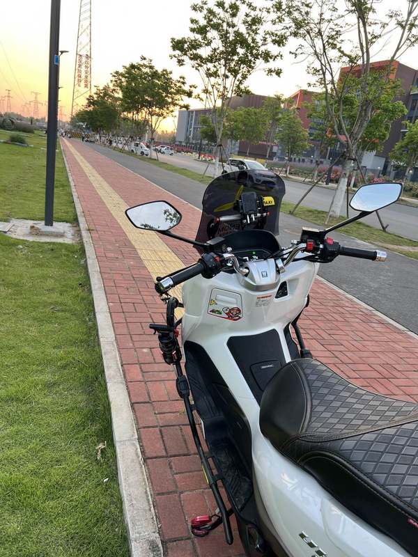 二手豪爵UHR150
