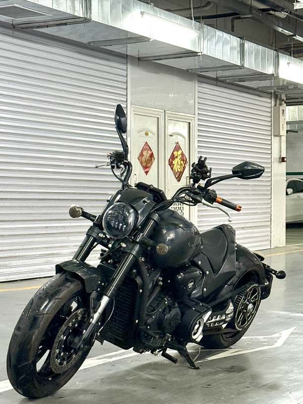 二手香帅金刚狼800S