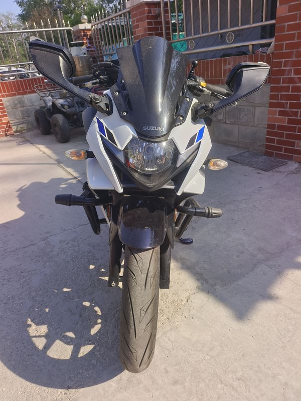二手豪爵铃木GSX250R