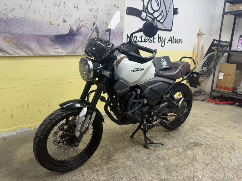 二手五羊本田鸷道 CB190SS