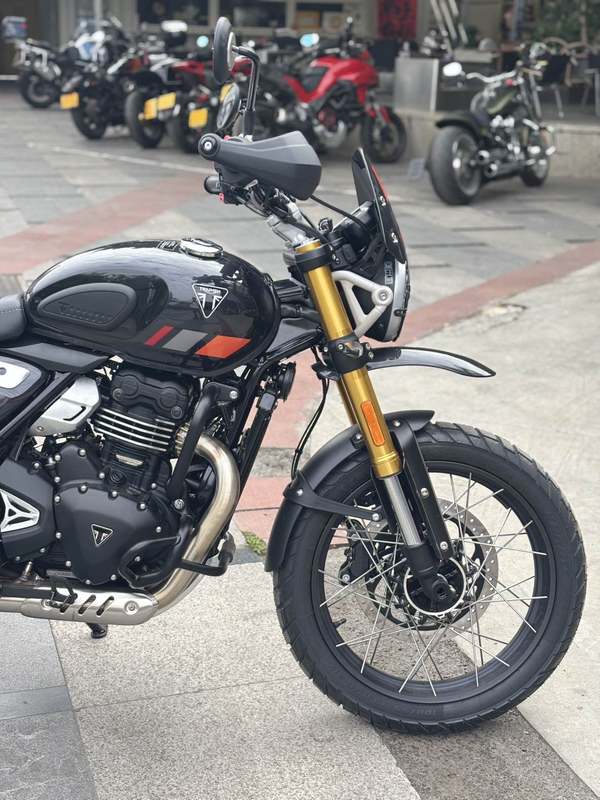 二手凯旋Scrambler 400 X