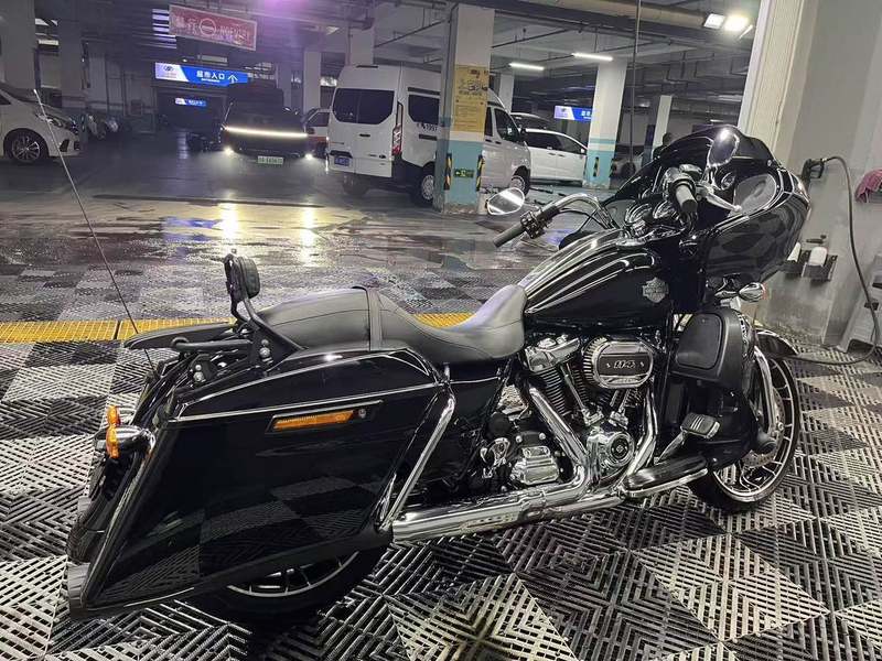 二手哈雷戴维森公路滑翔 Road Glide