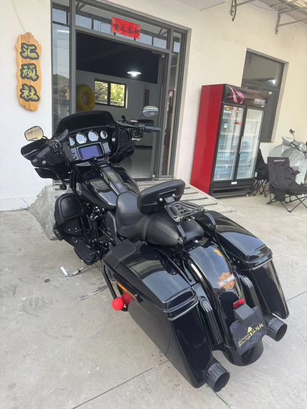 二手哈雷戴维森大道滑翔 Street Glide