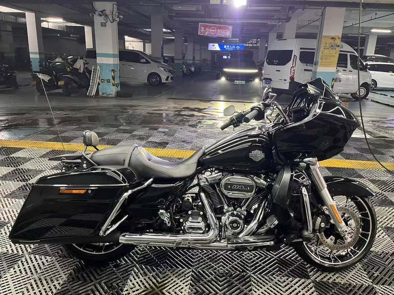 二手哈雷戴维森公路滑翔 Road Glide
