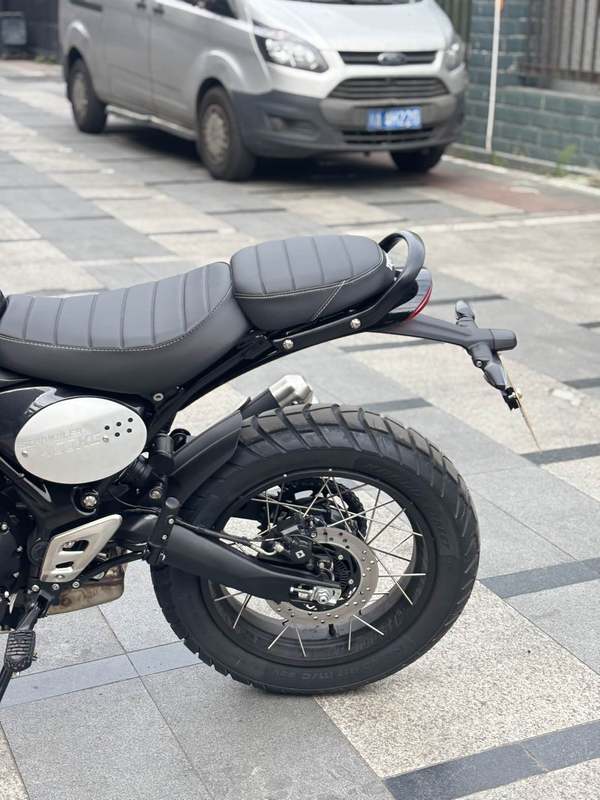 二手凯旋Scrambler 400 X